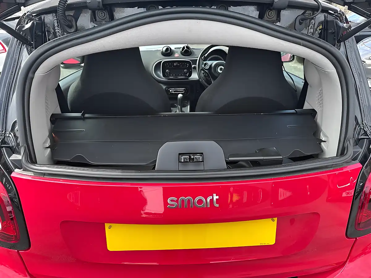 Used 2019 Smart Fortwo Passion Black - Interior and Exterior details 18