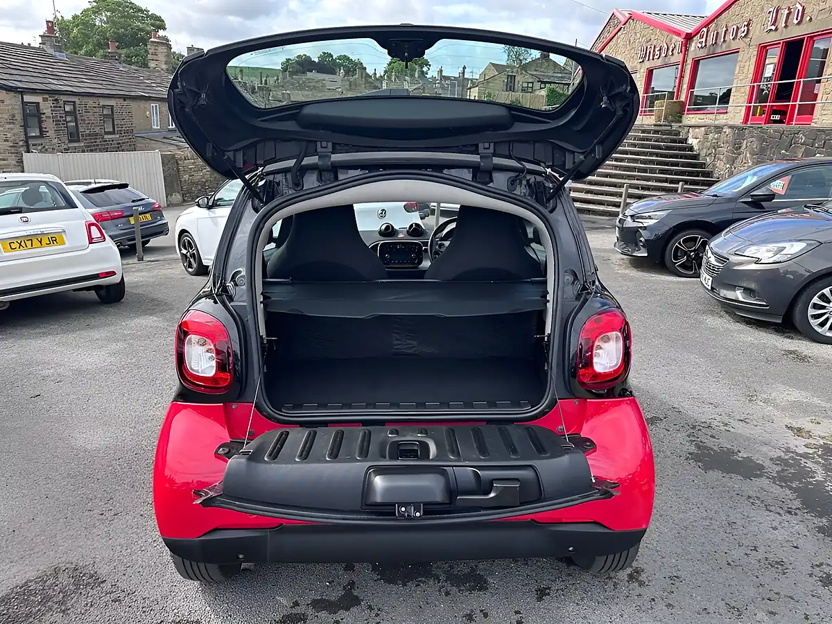Used 2019 Smart Fortwo Passion Black - Interior and Exterior details 19