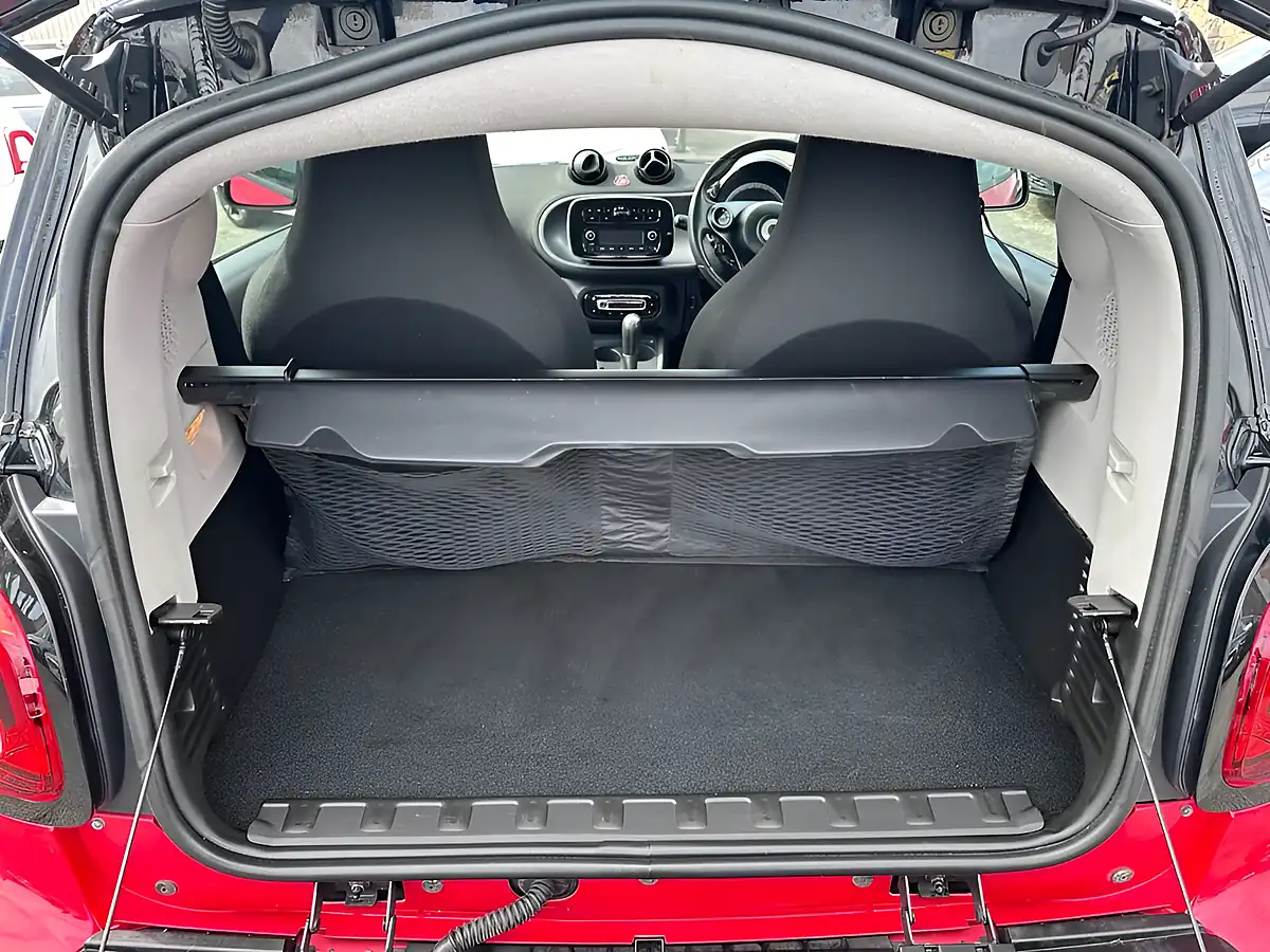 Used 2019 Smart Fortwo Passion Black - Interior and Exterior details 20