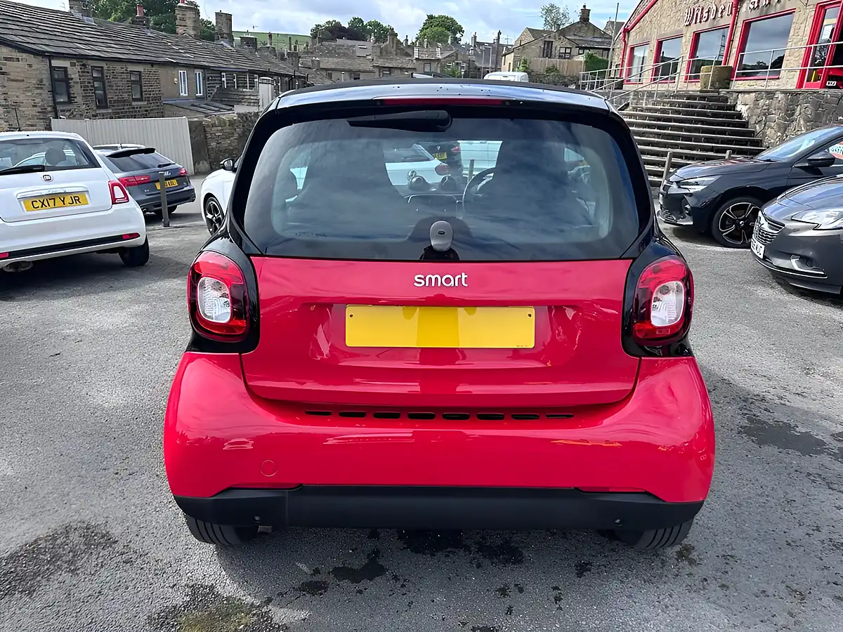 Used 2019 Smart Fortwo Passion Black - Interior and Exterior details 6