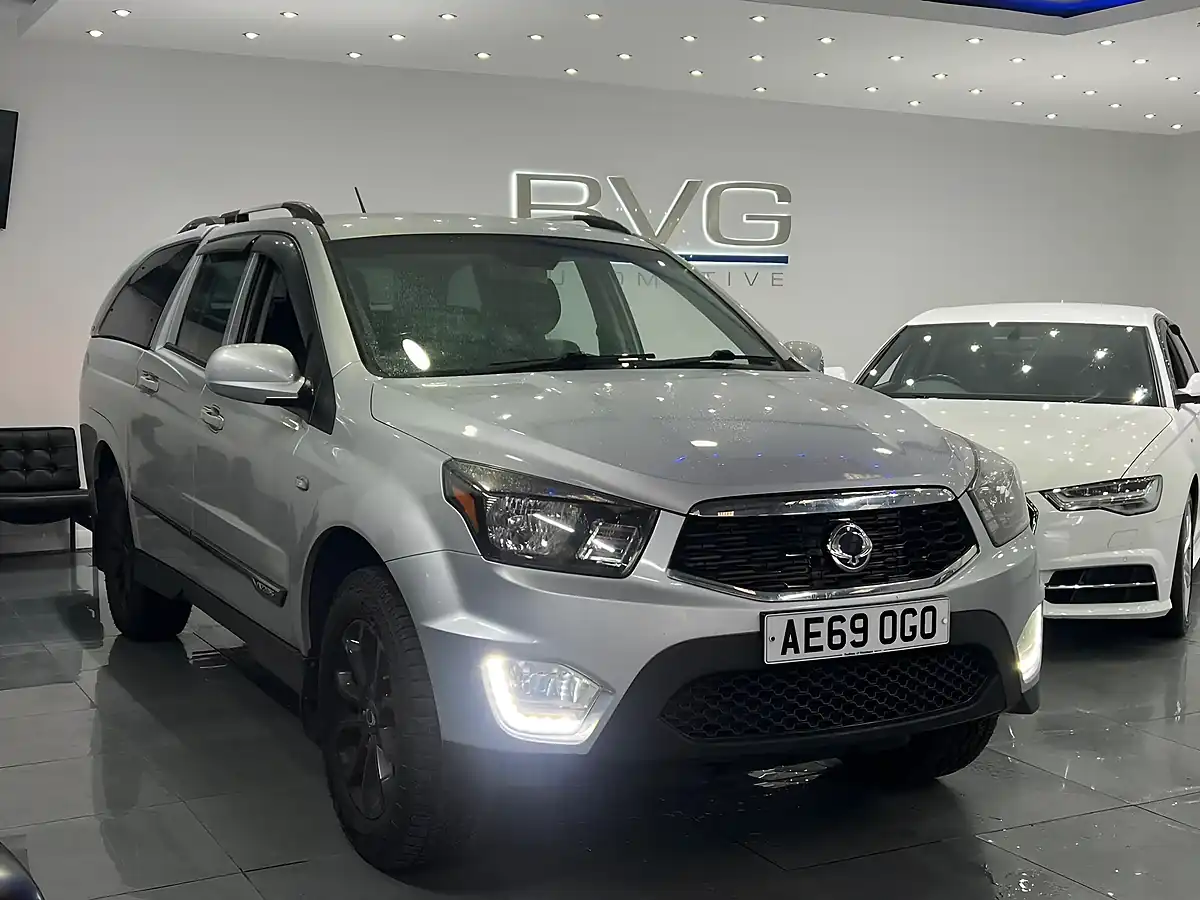 Used 2019 Ssangyong Musso Ex Silver - Front View