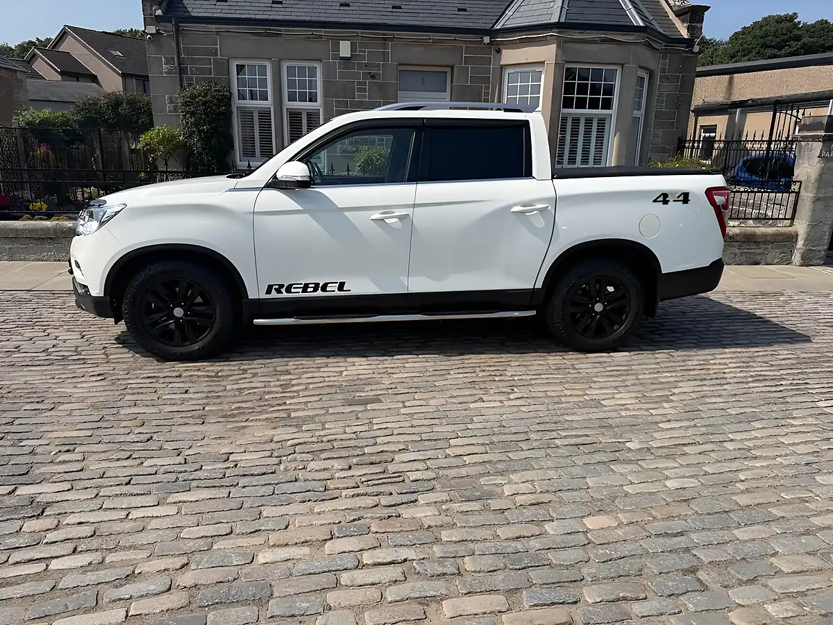 Used 2019 Ssangyong Musso Rebel Grand White - Interior and Exterior details 5