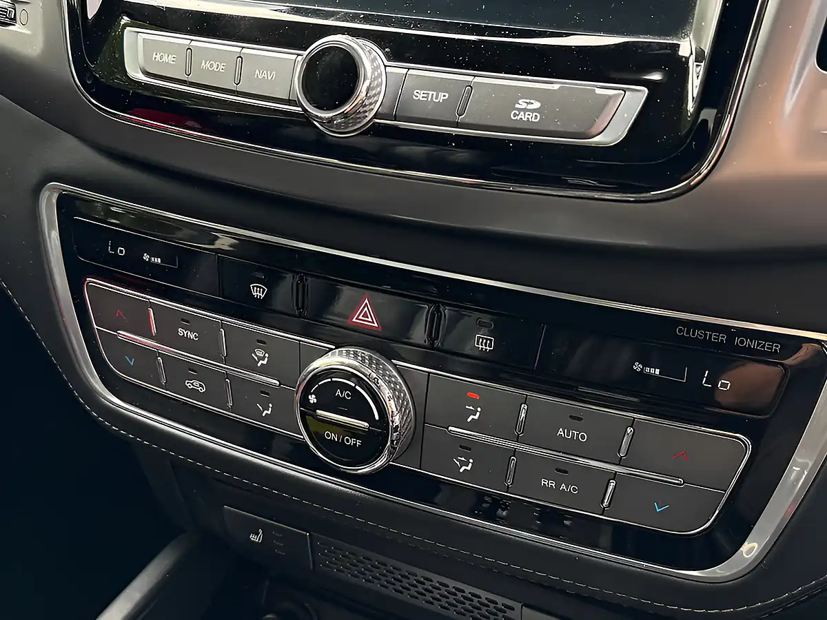 Used 2019 Ssangyong Rexton Elx Grey - Interior and Exterior details 15
