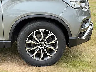Used 2019 Ssangyong Rexton Elx Grey - Interior and Exterior details 8