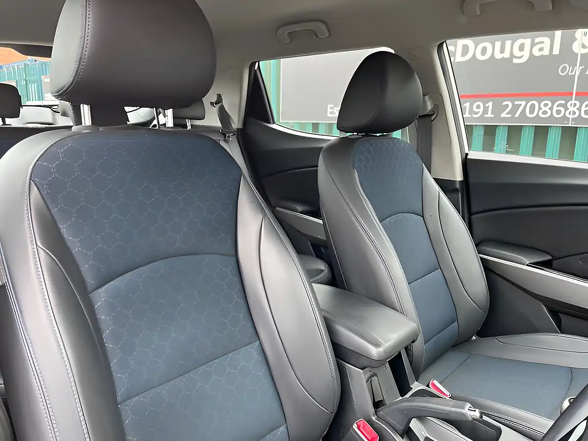 Used 2019 Ssangyong Tivoli Elx White - Interior and Exterior details 16