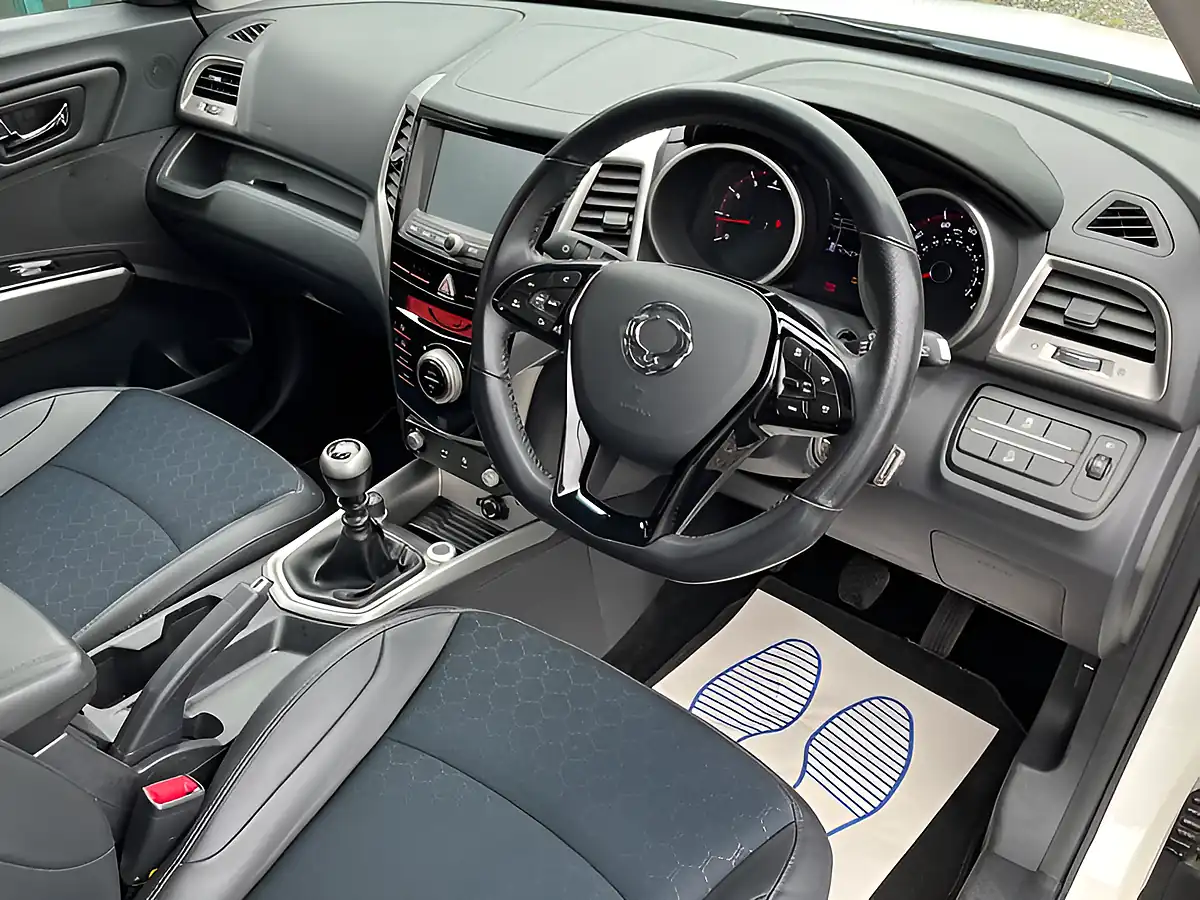 Used 2019 Ssangyong Tivoli Elx White - Interior and Exterior details 9