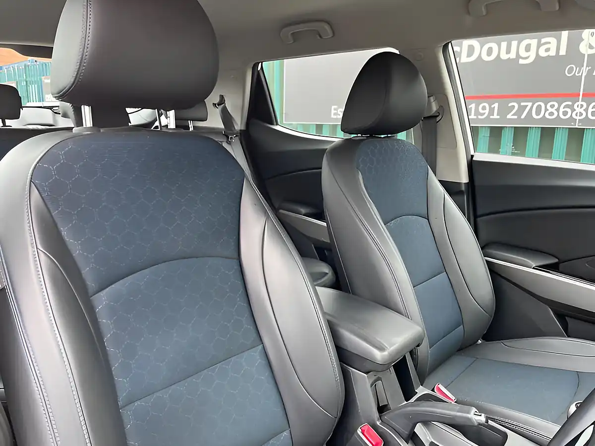 Used 2019 Ssangyong Tivoli Elx White - Interior and Exterior details 16