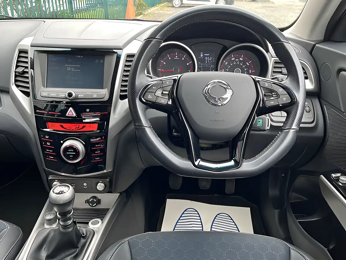 Used 2019 Ssangyong Tivoli Elx White - Interior and Exterior details 18