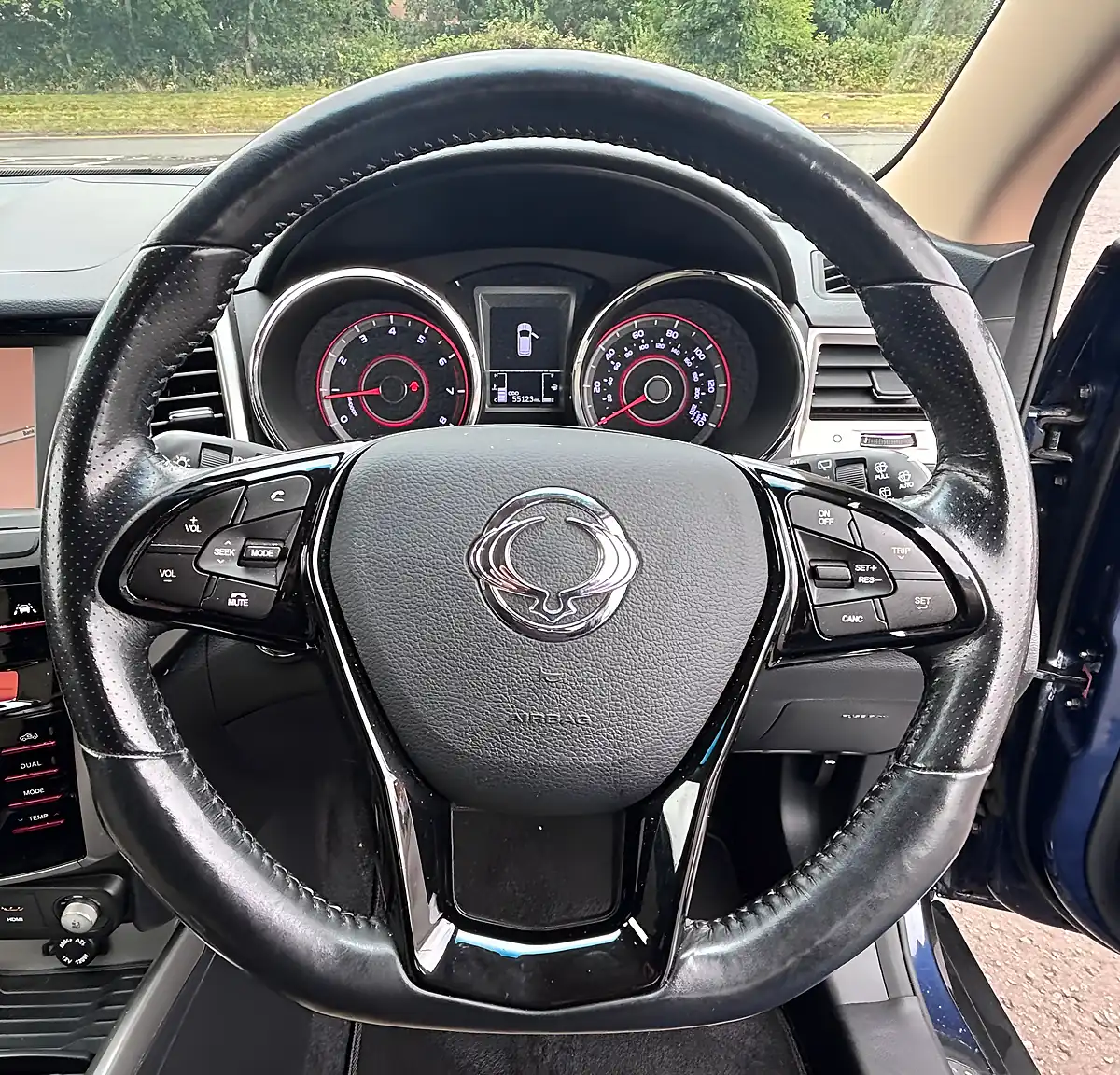 Used 2019 Ssangyong Tivoli Ultimate Blue - Interior and Exterior details 17