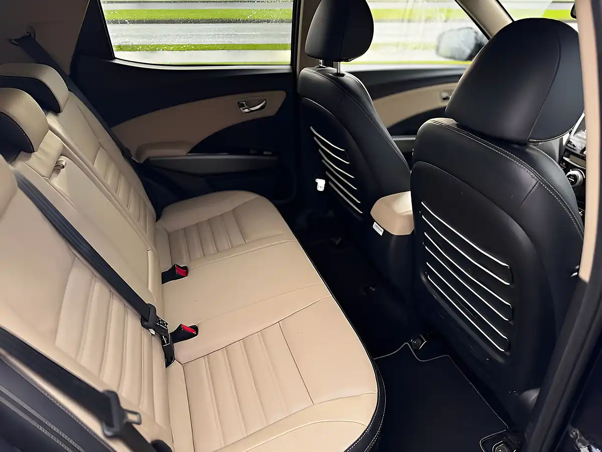 Used 2019 Ssangyong Tivoli Xlv Ultimate Blue - Interior and Exterior details 13