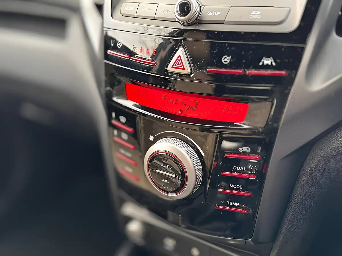 Used 2019 Ssangyong Tivoli Xlv Ultimate Blue - Interior and Exterior details 18