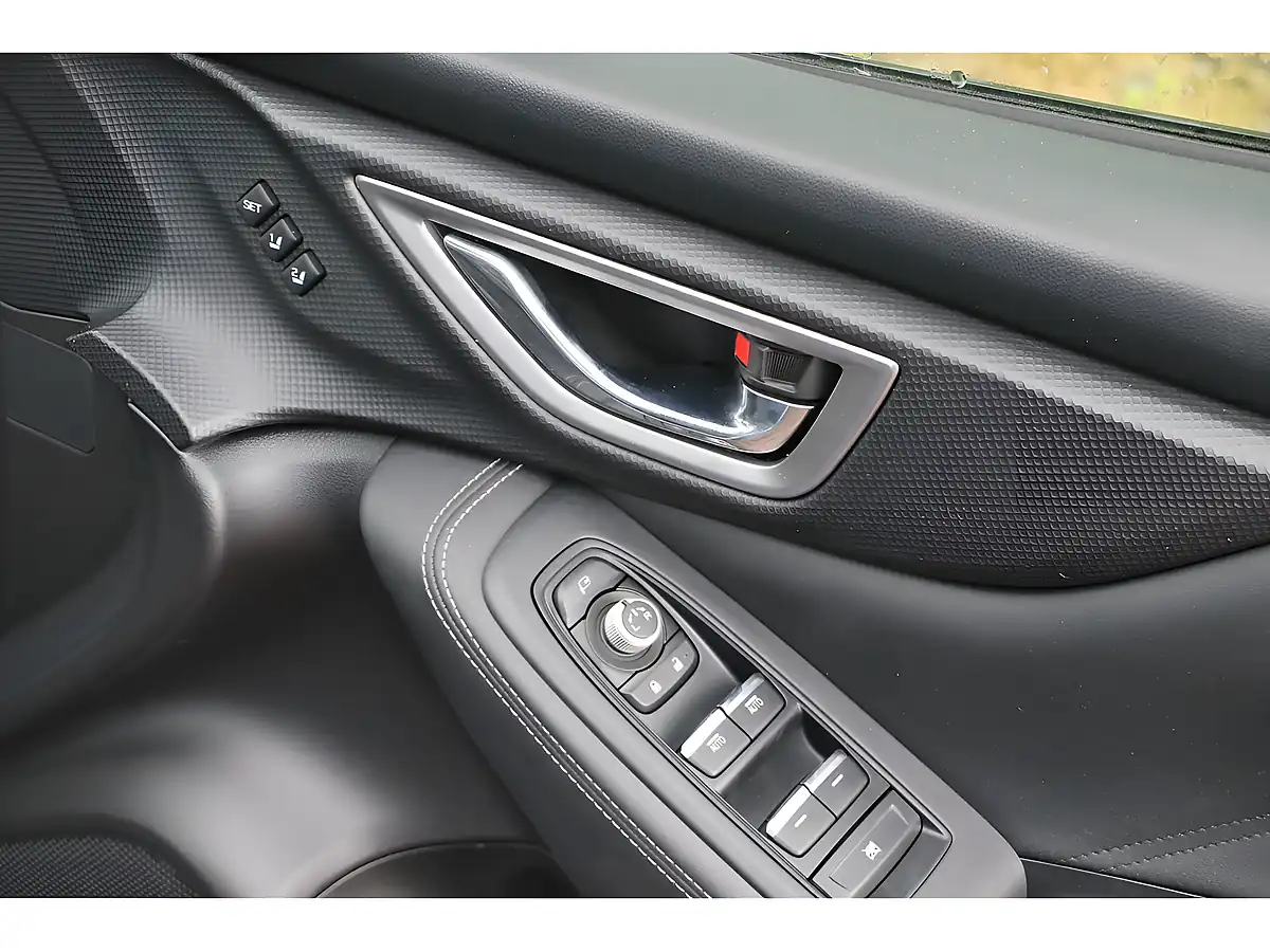 Used 2019 Subaru Forester Xe Premium Blue - Interior and Exterior details 5