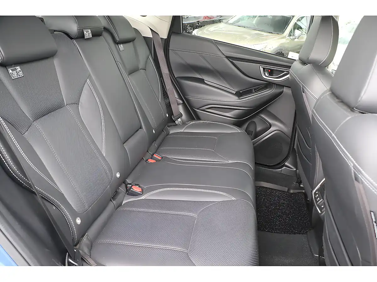 Used 2019 Subaru Forester Xe Premium Blue - Interior and Exterior details 9