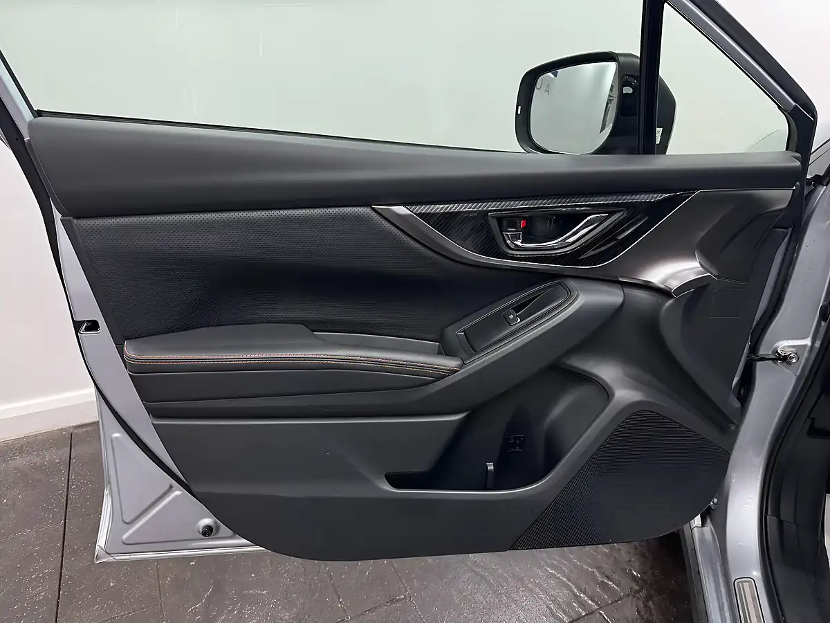 Used 2019 Subaru Xv Se Premium Silver - Interior and Exterior details 18