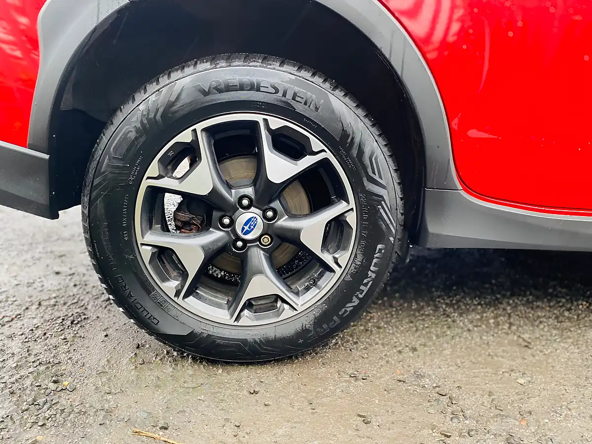 Used 2019 Subaru Xv Se Red - Interior and Exterior details 3