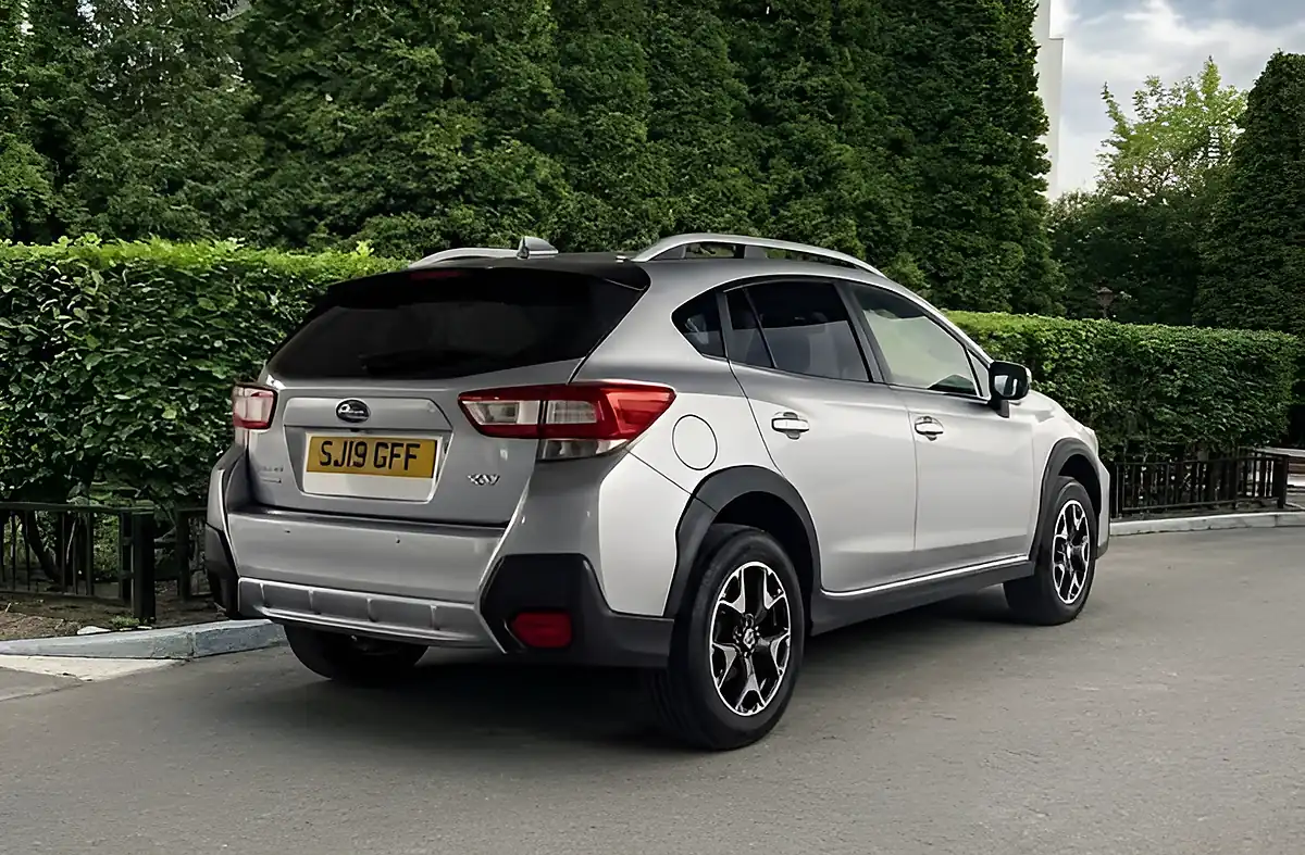 Used 2019 Subaru Xv Se Silver - Interior and Exterior details 4