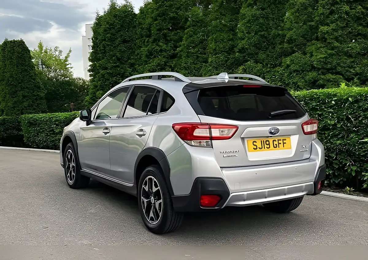 Used 2019 Subaru Xv Se Silver - Interior and Exterior details 5