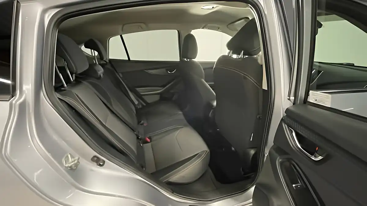 Used 2019 Subaru Xv Se Silver - Interior and Exterior details 8