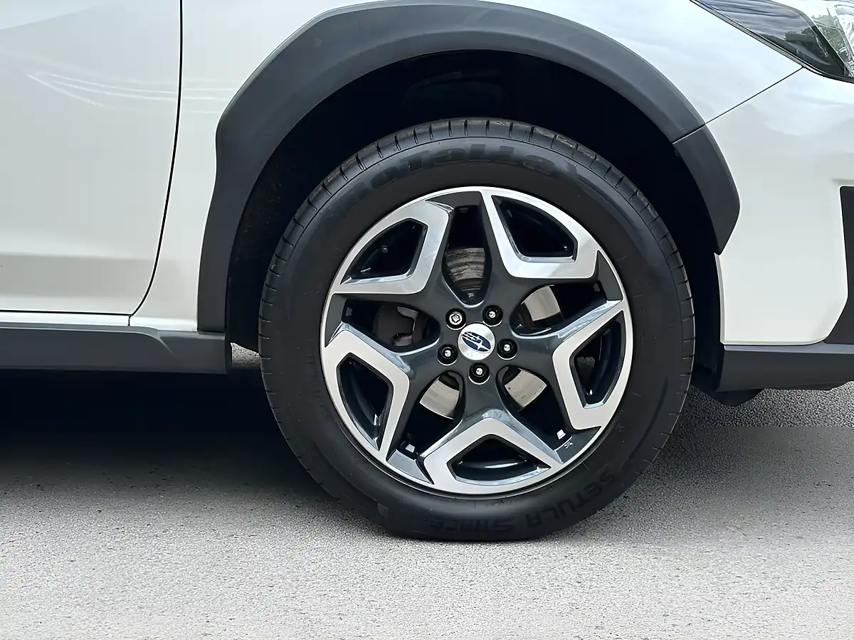 Used 2019 Subaru Xv Se White - Interior and Exterior details 15