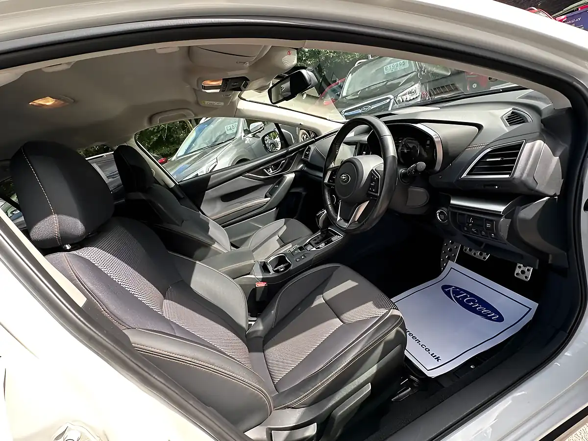Used 2019 Subaru Xv Se White - Interior and Exterior details 8
