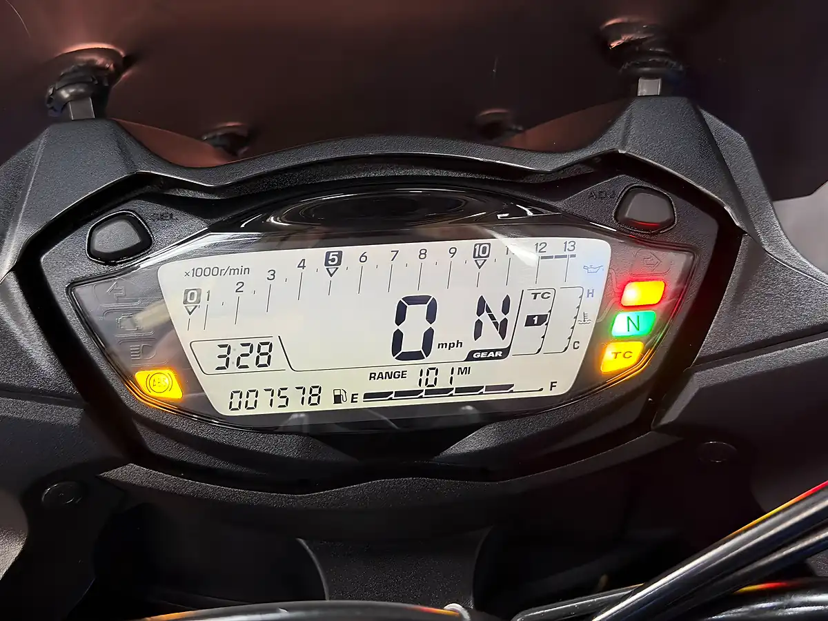 Used 2019 Suzuki GSX-S1000F F Blue - Interior and Exterior details 3