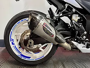 Used 2019 Suzuki GSX-S750 Naked White - Interior and Exterior details 10