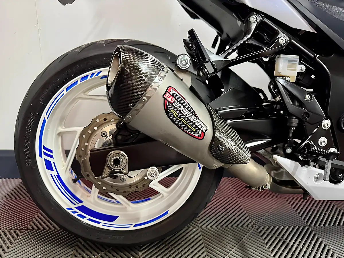 Used 2019 Suzuki GSX-S750 Naked White - Interior and Exterior details 10