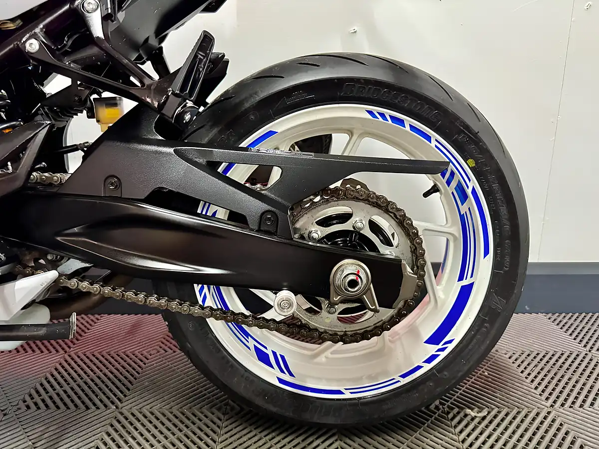 Used 2019 Suzuki GSX-S750 Naked White - Interior and Exterior details 16