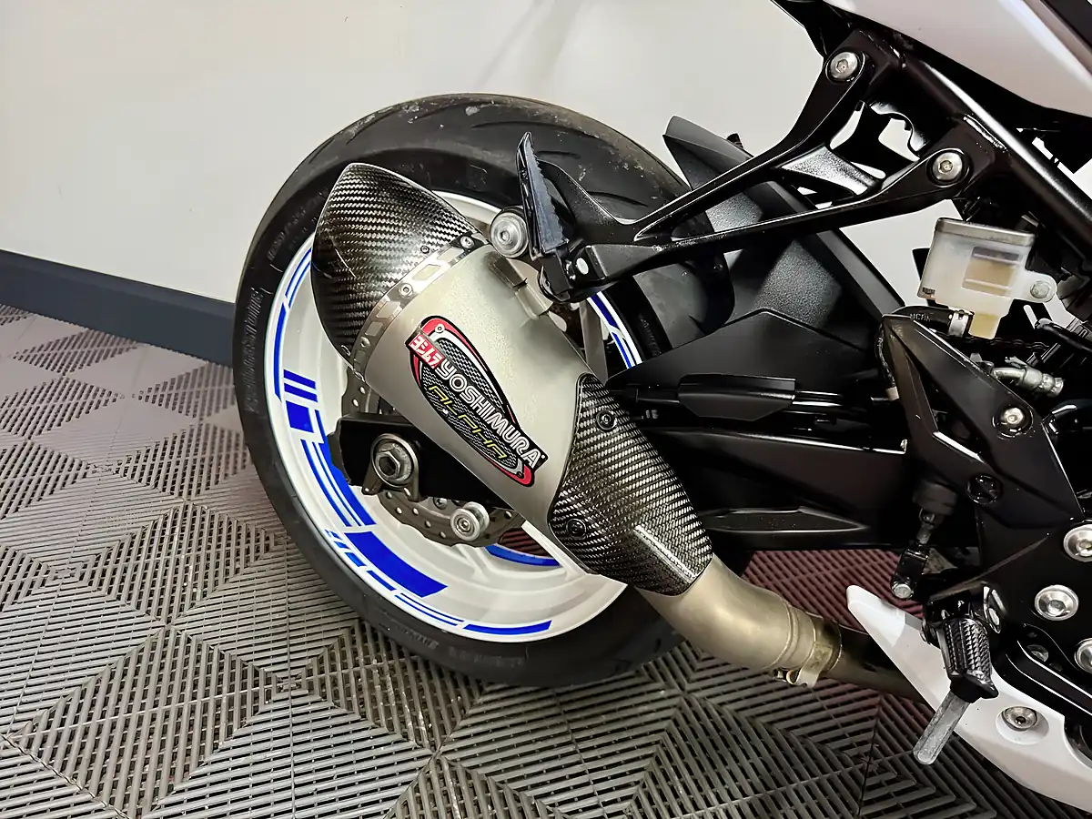 Used 2019 Suzuki GSX-S750 Naked White - Interior and Exterior details 19