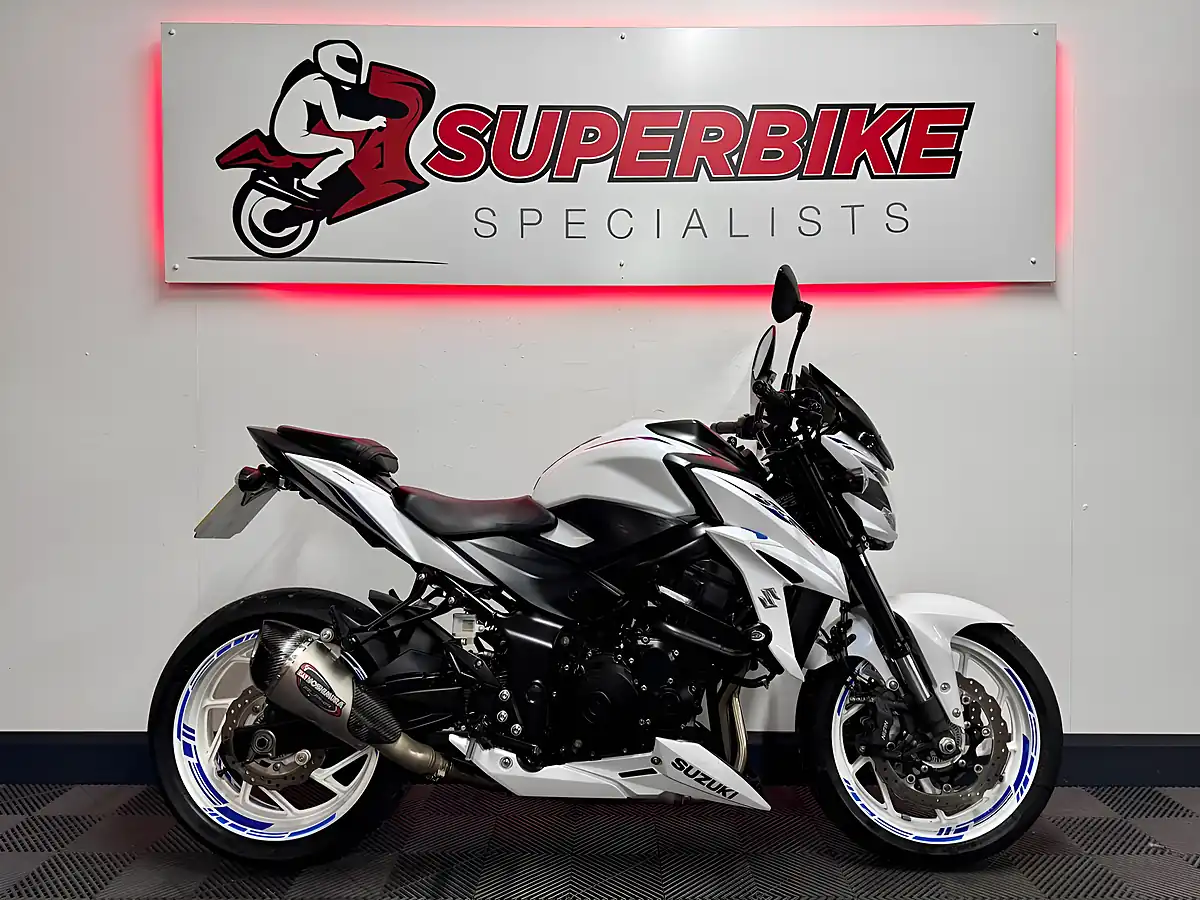 Used 2019 Suzuki GSX-S750 Naked White - Interior and Exterior details 2