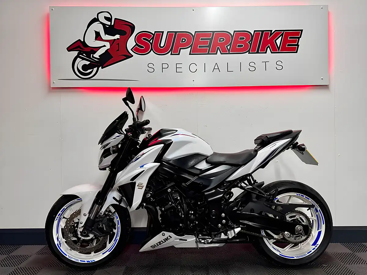 Used 2019 Suzuki GSX-S750 Naked White - Interior and Exterior details 6