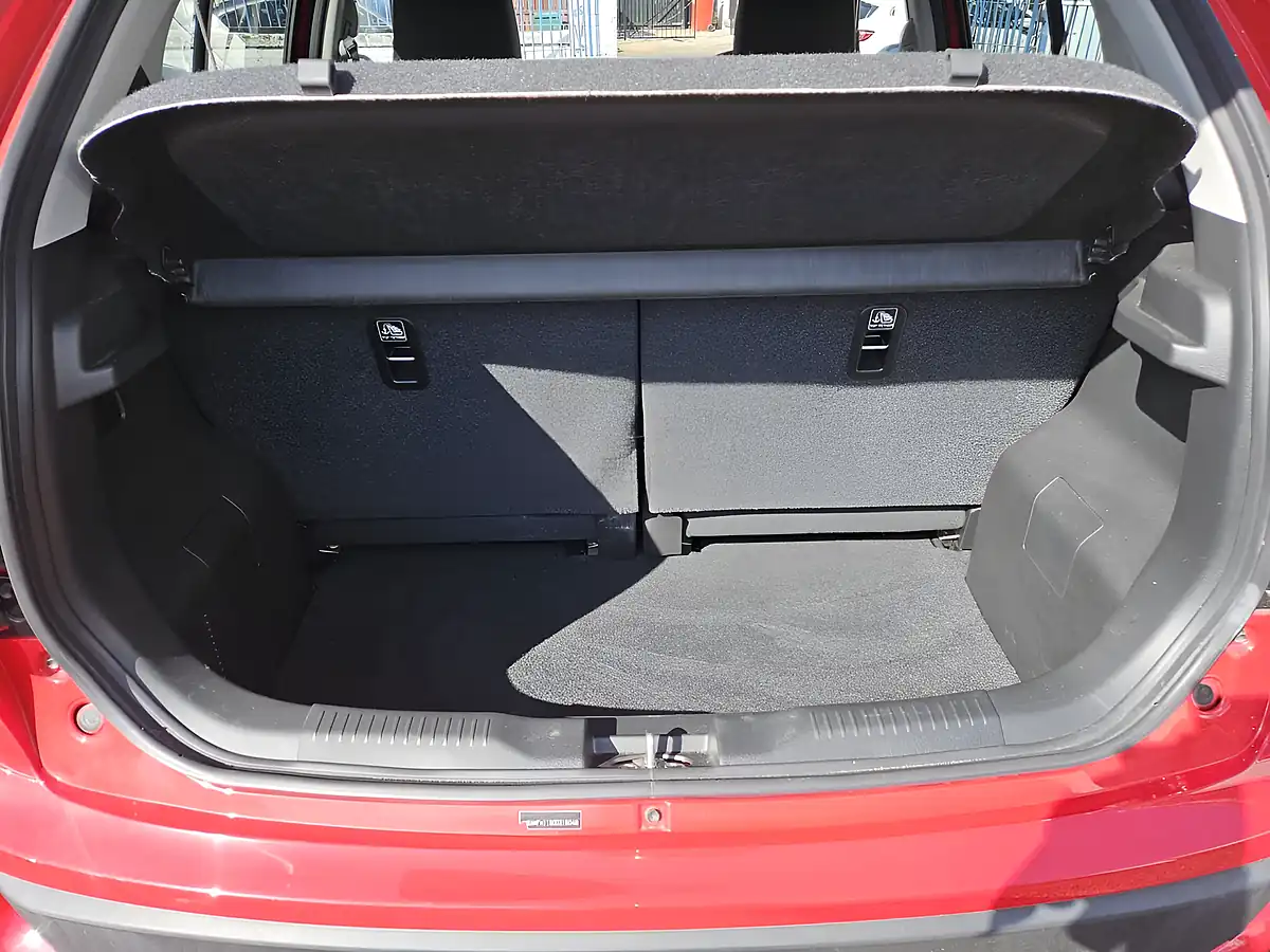 Used 2019 Suzuki Ignis Sz-T Red - Interior and Exterior details 10