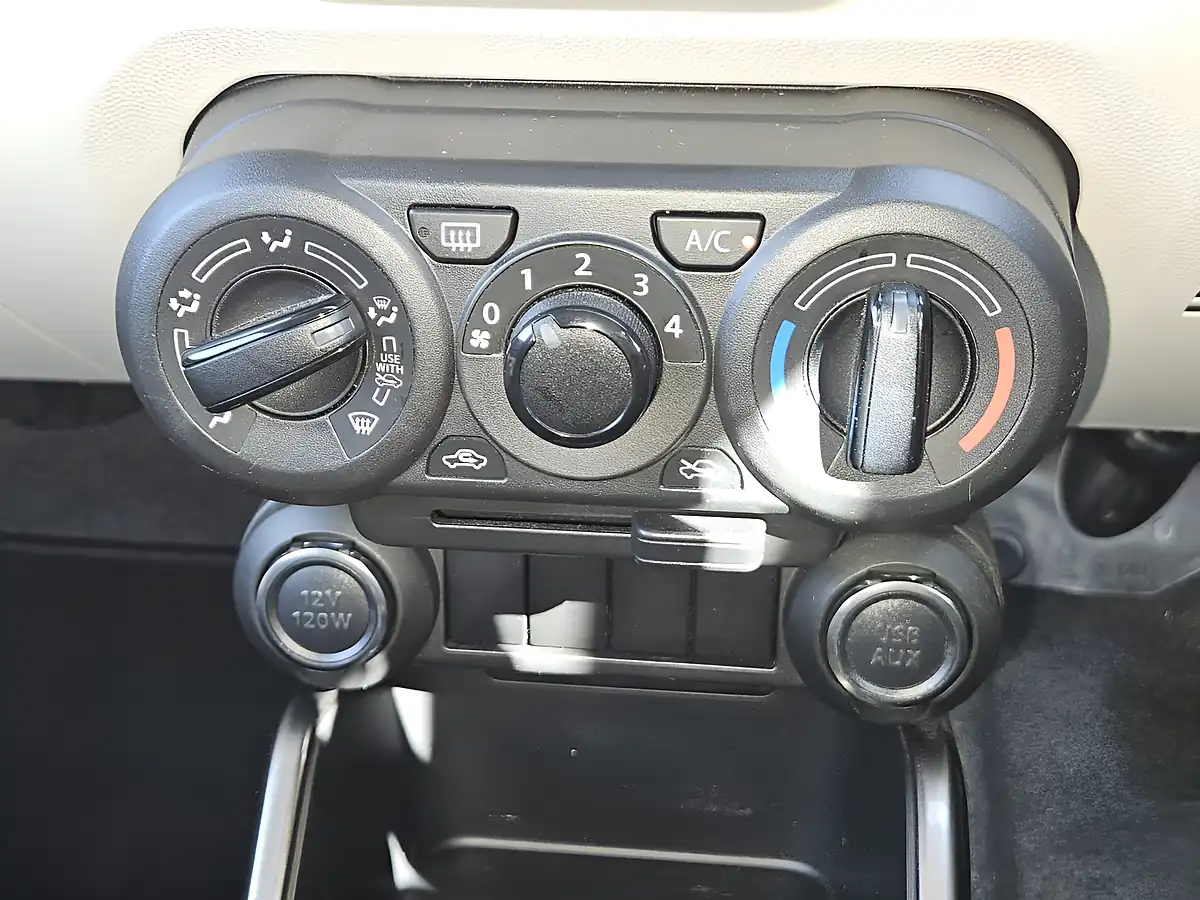 Used 2019 Suzuki Ignis Sz-T Red - Interior and Exterior details 11