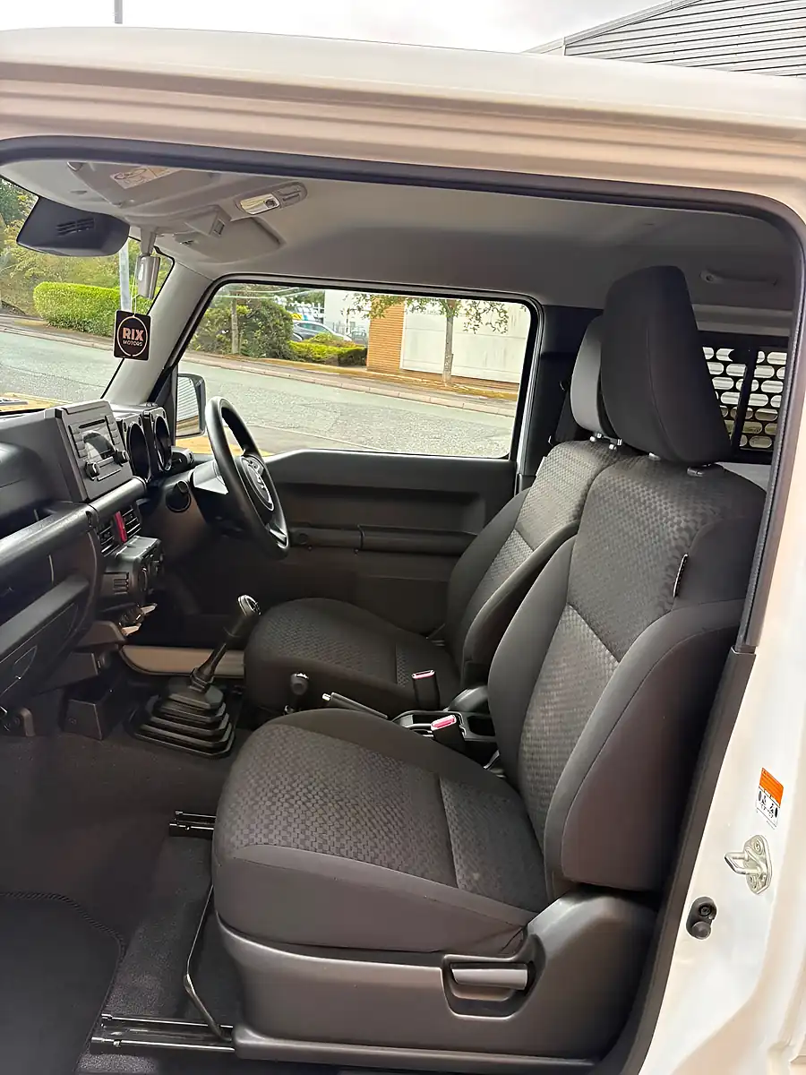 Used 2019 Suzuki Jimny SZ4 Superior White - Interior and Exterior details 8