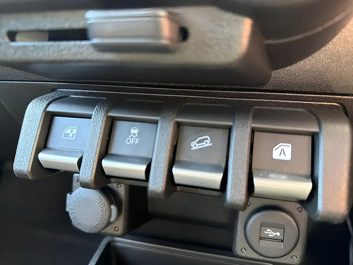 Used 2019 Suzuki Jimny SZ4 White - Interior and Exterior details 16