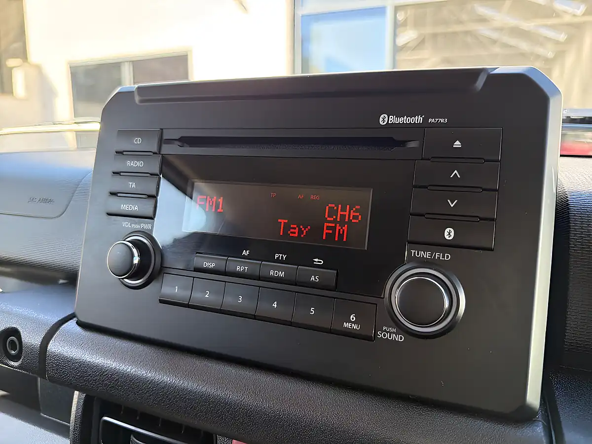 Used 2019 Suzuki Jimny SZ4 White - Interior and Exterior details 17