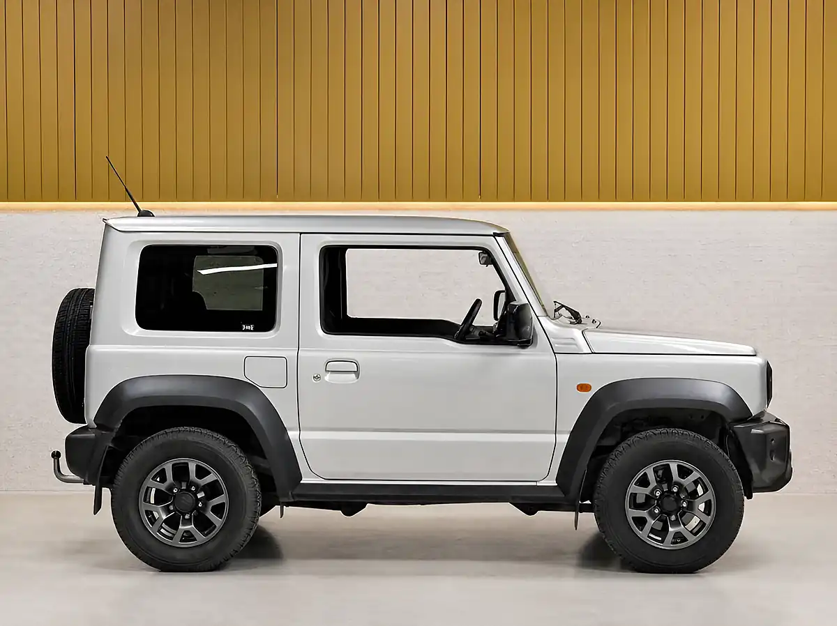 Used 2019 Suzuki Jimny SZ5 Silver - Interior and Exterior details 9