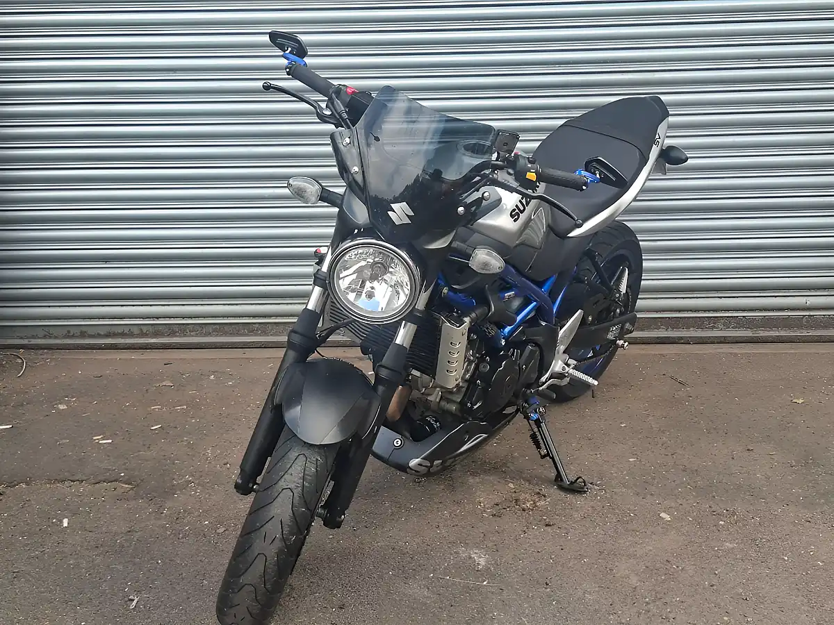 Used 2019 Suzuki Sv Silver - Interior and Exterior details 4