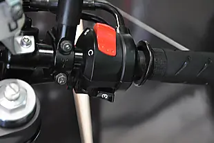 Used 2019 Suzuki SV650 White - Interior and Exterior details 12
