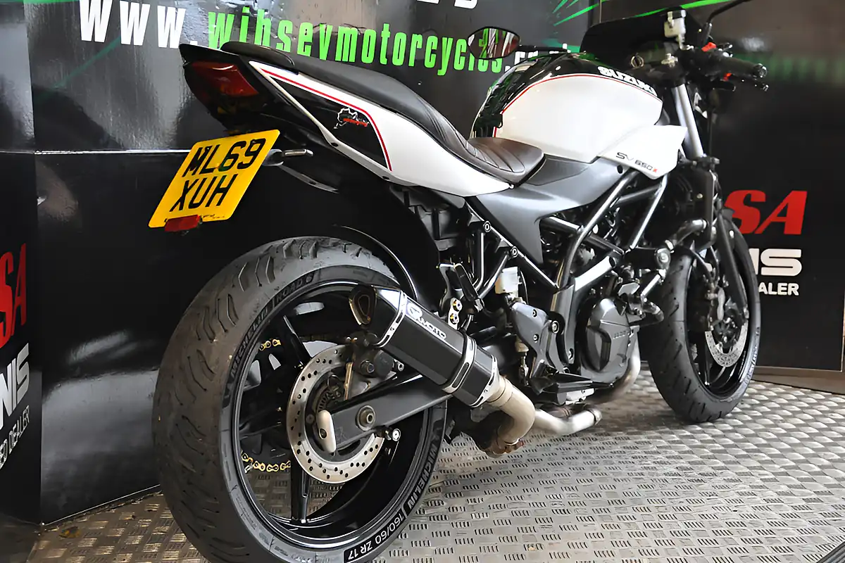 Used 2019 Suzuki SV650 White - Interior and Exterior details 13