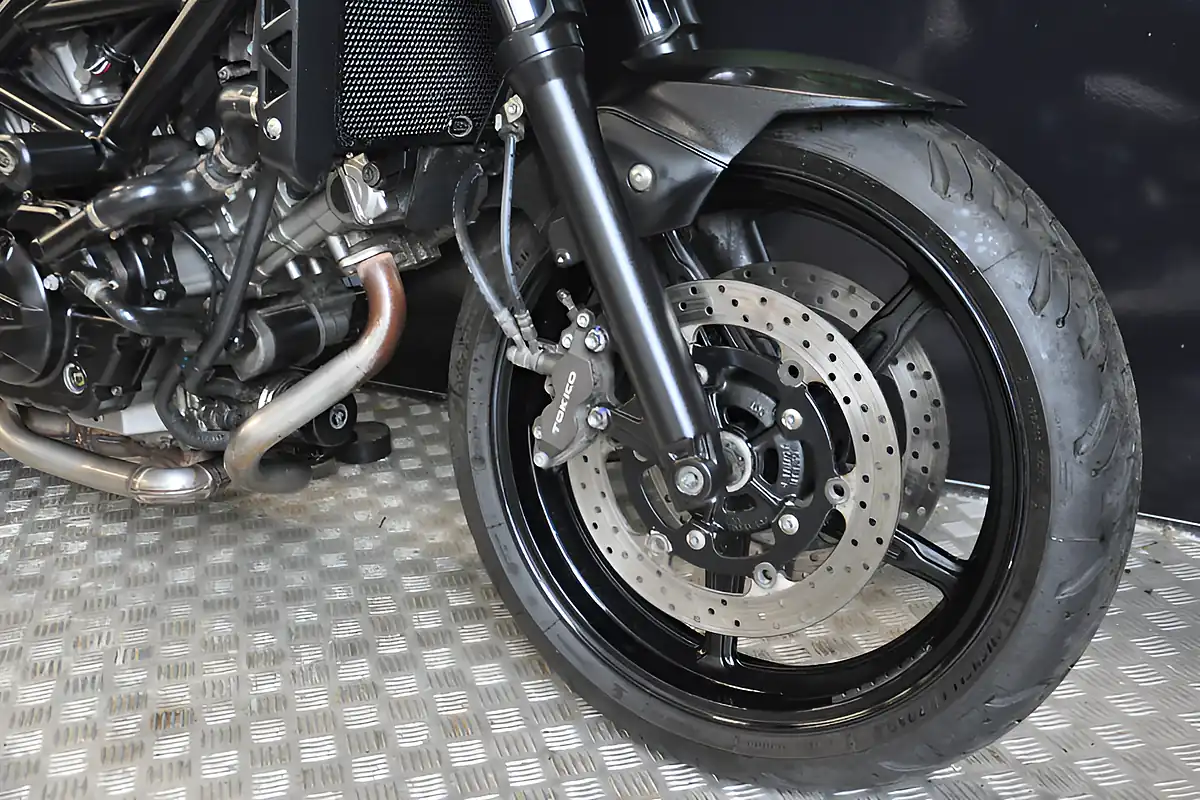 Used 2019 Suzuki SV650 White - Interior and Exterior details 16