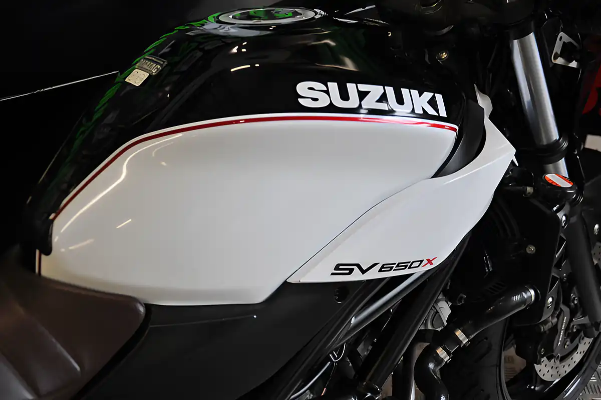 Used 2019 Suzuki SV650 White - Interior and Exterior details 19