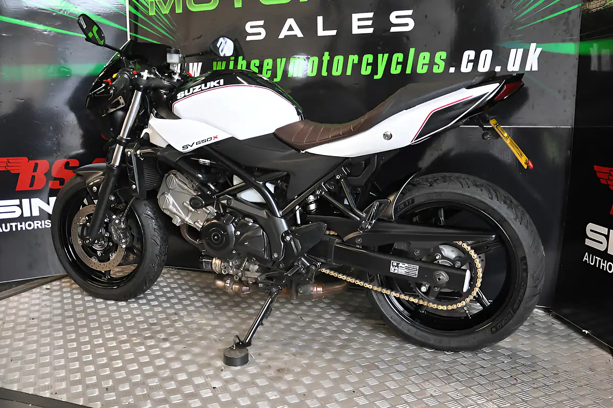 Used 2019 Suzuki SV650 White - Interior and Exterior details 5