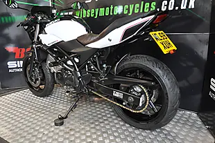 Used 2019 Suzuki SV650 White - Interior and Exterior details 6