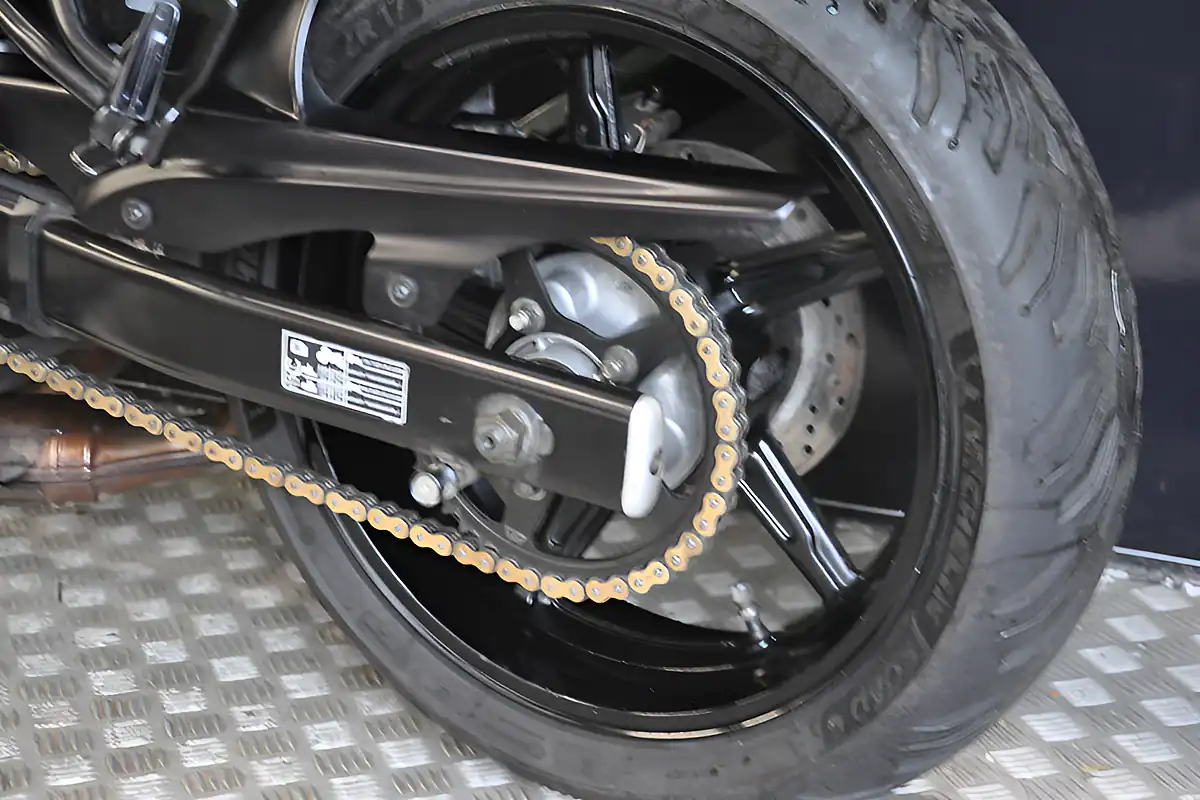 Used 2019 Suzuki SV650 White - Interior and Exterior details 7