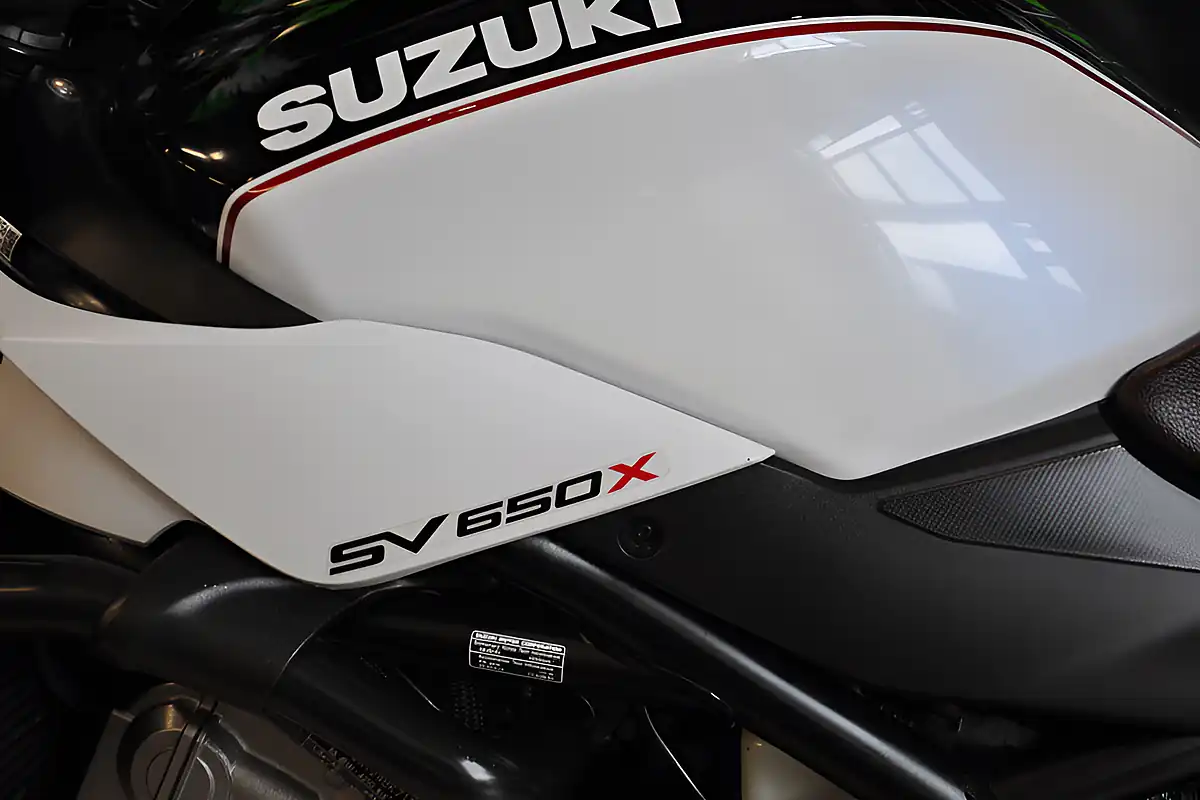 Used 2019 Suzuki SV650 White - Interior and Exterior details 8