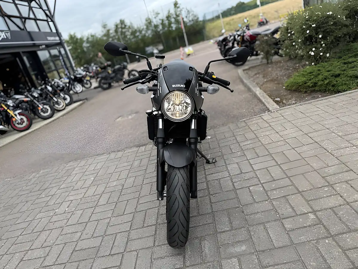 Used 2019 Suzuki SV650X AL8 Grey - Interior and Exterior details 4