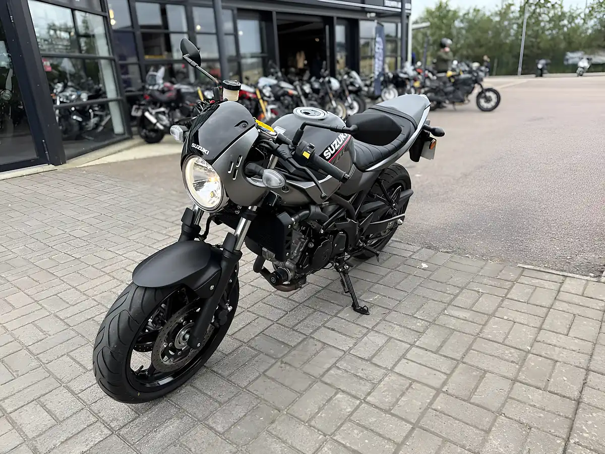 Used 2019 Suzuki SV650X AL8 Grey - Interior and Exterior details 5