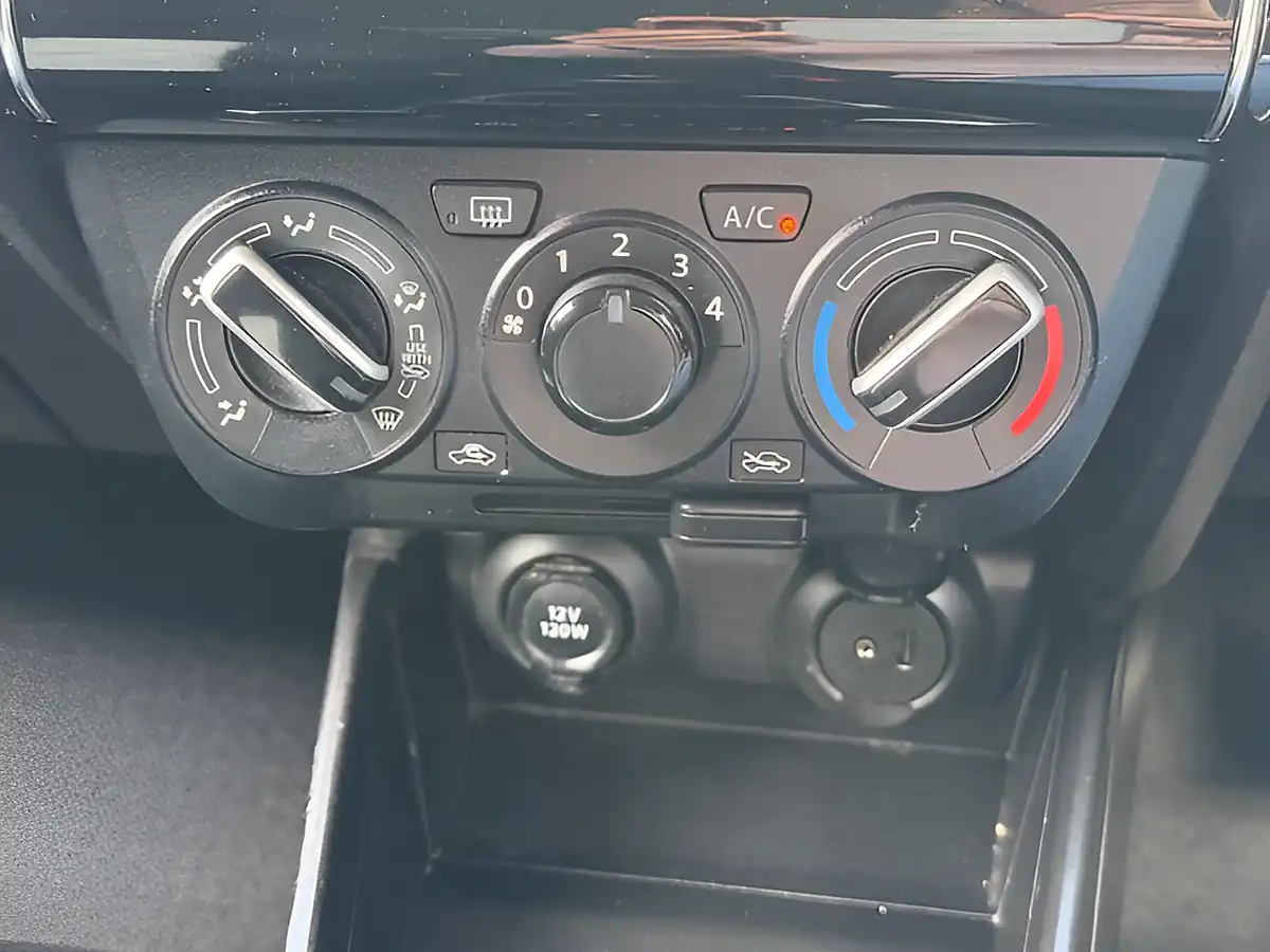 Used 2019 Suzuki Swift Attitude Black - Interior and Exterior details 6