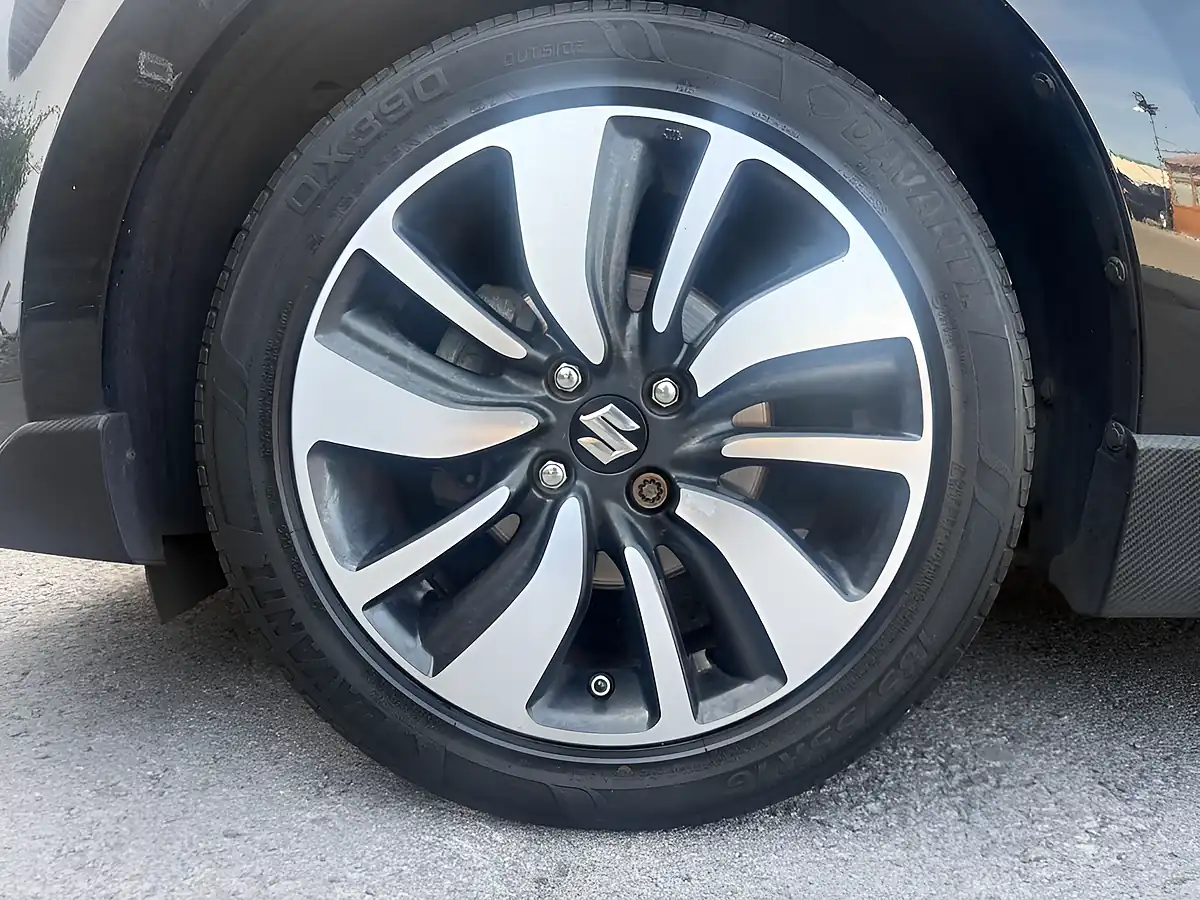 Used 2019 Suzuki Swift Attitude Black - Interior and Exterior details 8